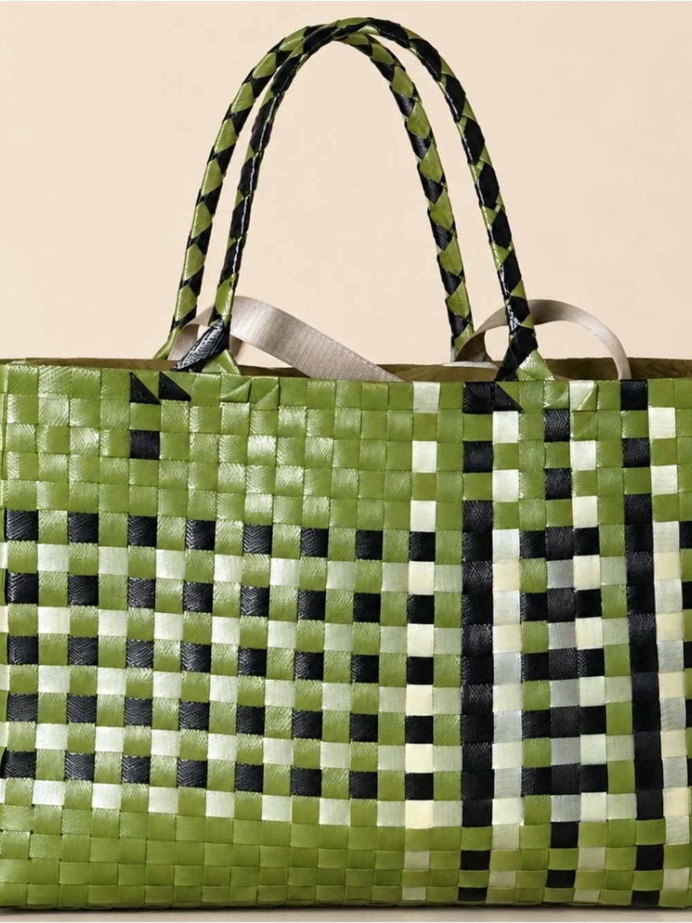 Green Woven Tote Bag - Stylish Carryall